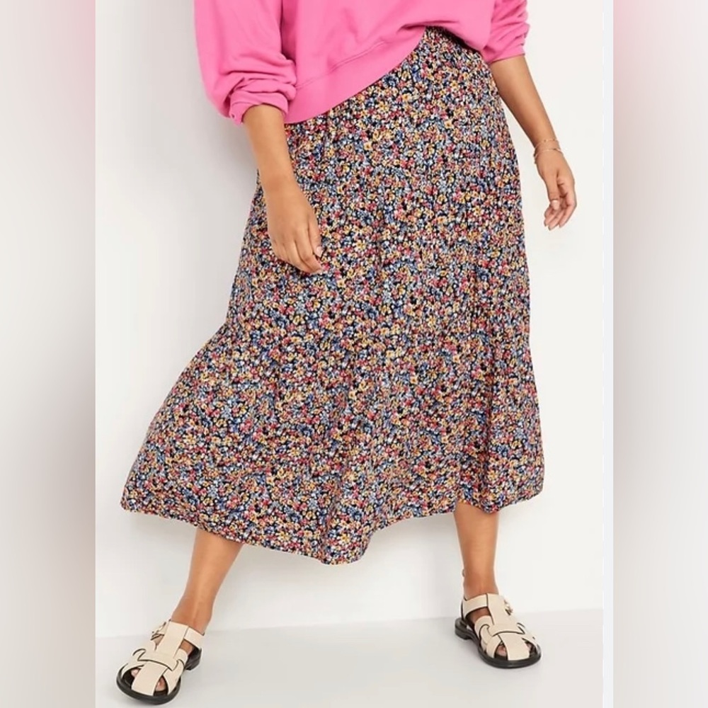 nwt Old navy floral tiered skirt.